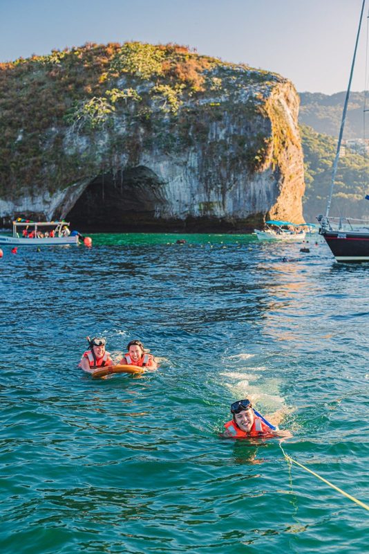 Paseo en barco privado por Los Arcos y Las Ánimas — tour privado en barco desde Puerto Vallarta 2
