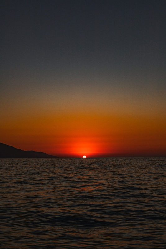 Escapada al atardecer y plancton bioluminiscente — tour privado en barco desde Puerto Vallarta 2